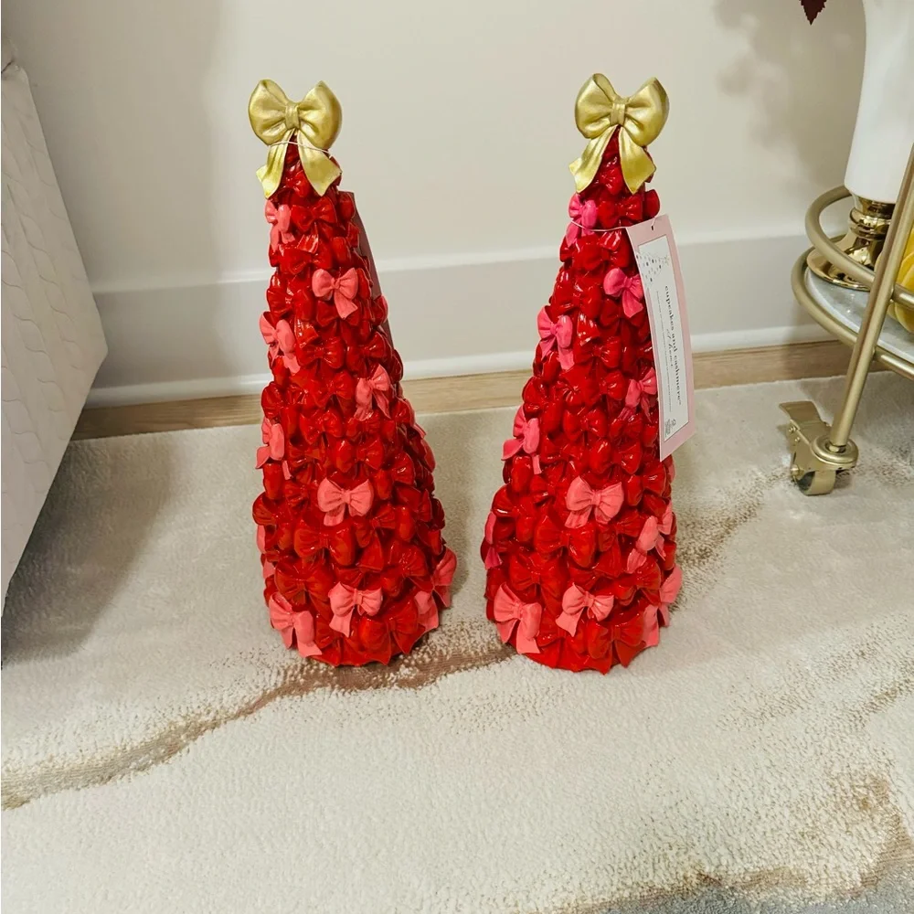 Cupcakes & Cashmere Red and Pink Bow Tree Set of 2 Gold Bow Topper NWT
